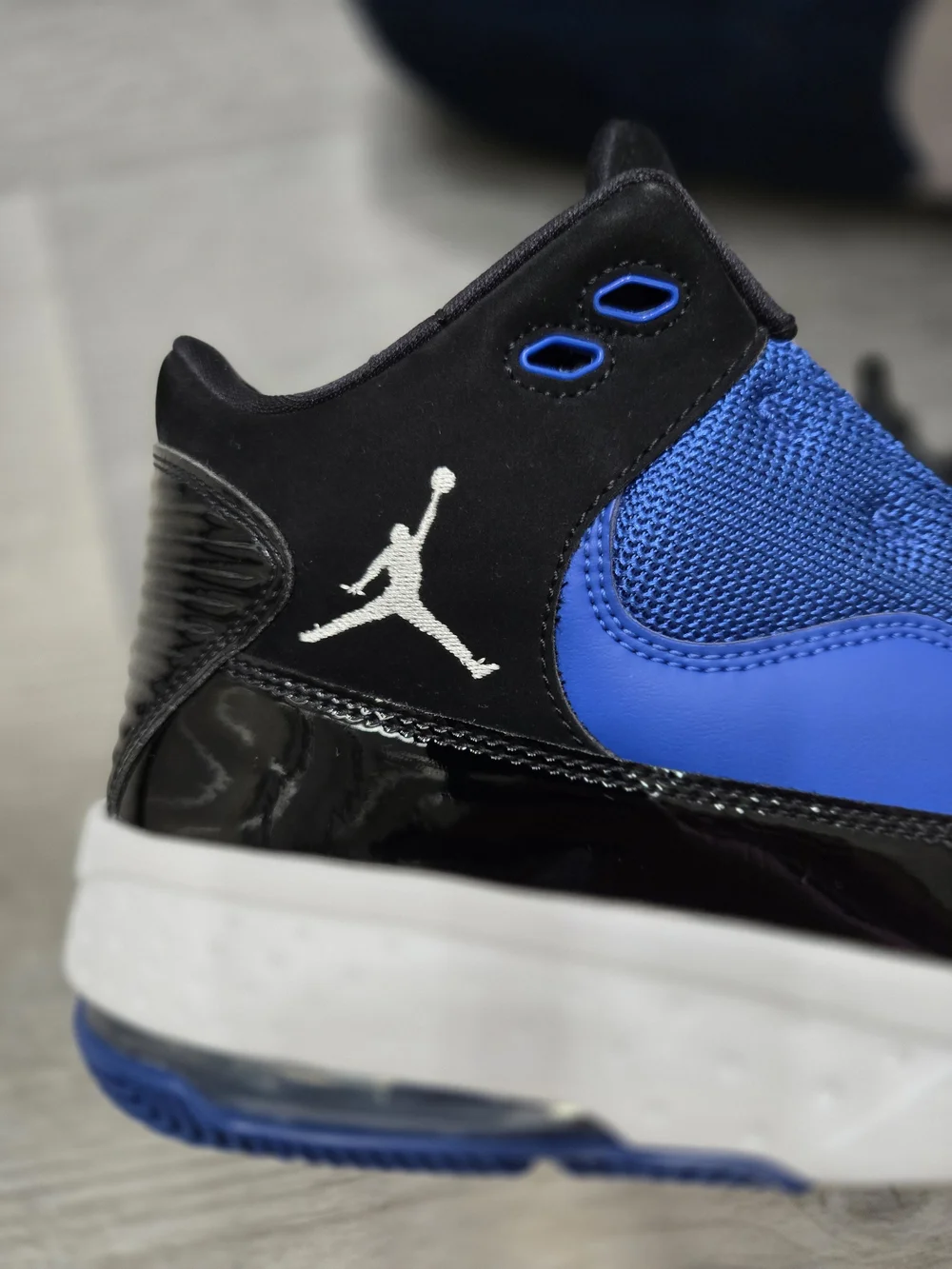 Nike Air Jordan Max Aura 2